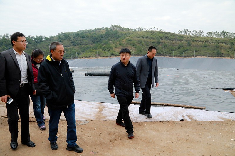 �������ڹ���������й̷ϴ��óͷ�����ʱָ������ץ��Ե�������������ƹ�ҵ���߳�ȥ��