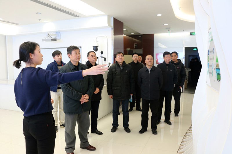 ʡ�˴�ί��ίԱ�����ʹ�ί��������ԭ��mg����ͻ�Ƽ��ŵ�����̸