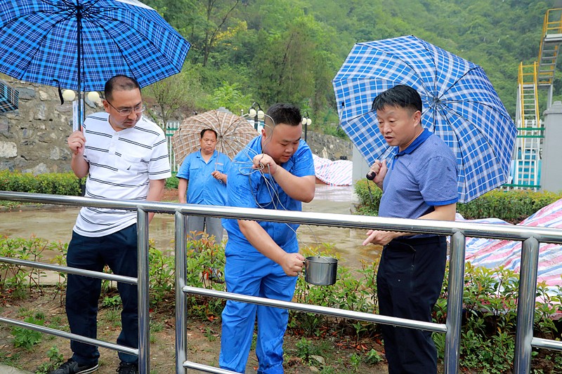 ������������ˮ���óͷ�������ʱָ�������ػ�����Ⱥ�ں�������ˮ�����ĵ�ˮΪ���������������ñ�ˮ����ս