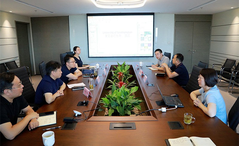 ���������Ӣ���ϰ��նٴ�ѧ����ǿ��ʿ