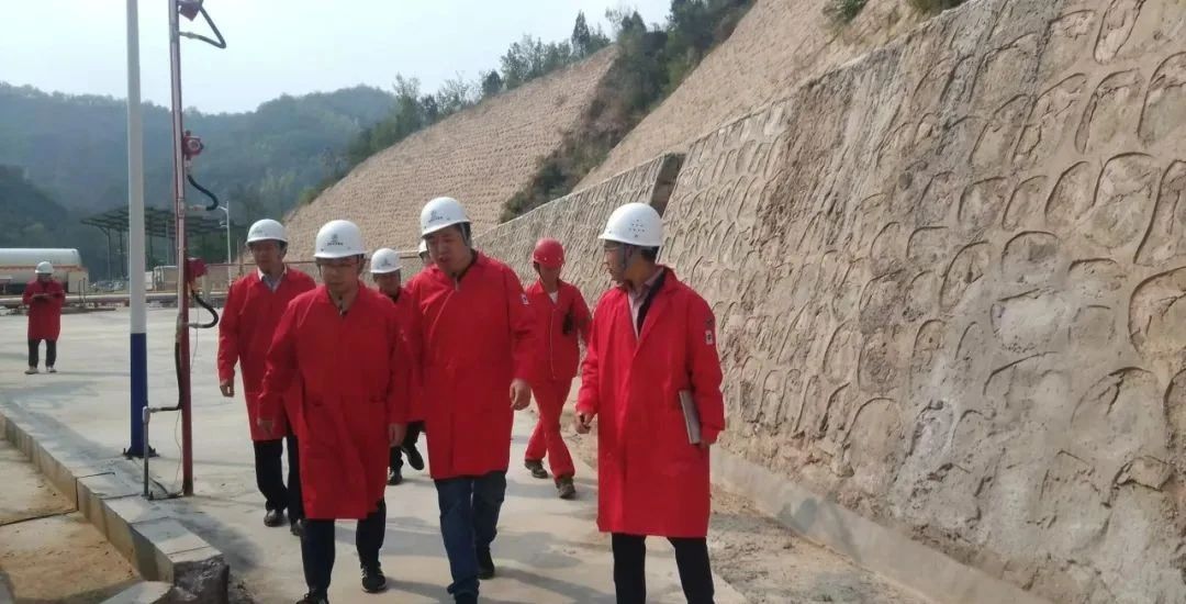 省治本攻坚三年行动工作专班到mg冰球突破集团督导查抄